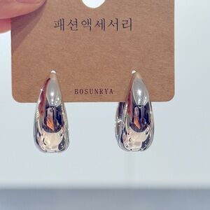 Silver Teardrop Earrings